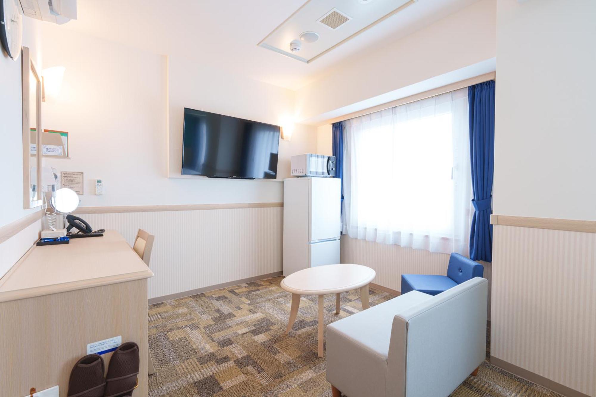 Toyoko Inn Osaka Hankyu Juso-Eki Nishi-Guchi No.2 Exterior photo